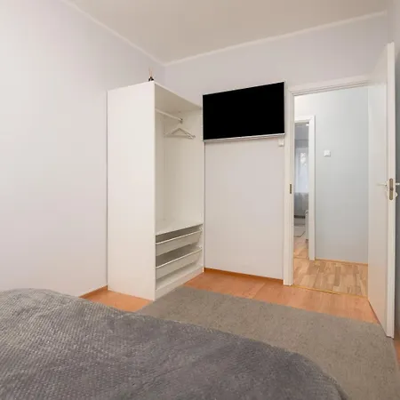 Kahe Magamistoaga Suedalinna Korter * Pärnu